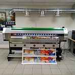 Интерьерный принтер Alfa AG-1602E i3200 используется для разработки плакатов, фотографий, POS-материалов, картин-репродукций и наклеек, печать на самоклеющейся пленке для оформления помещений, печать для световых коробов и т.д.