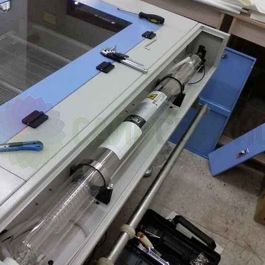 Станки оснащаются лазерными трубками Reci с ресурсом службы 10000 часов